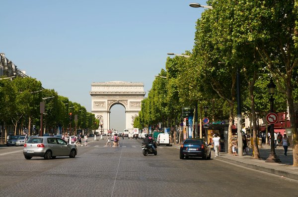 Comment découvrir les traditions culinaires en Sicile sans guide?